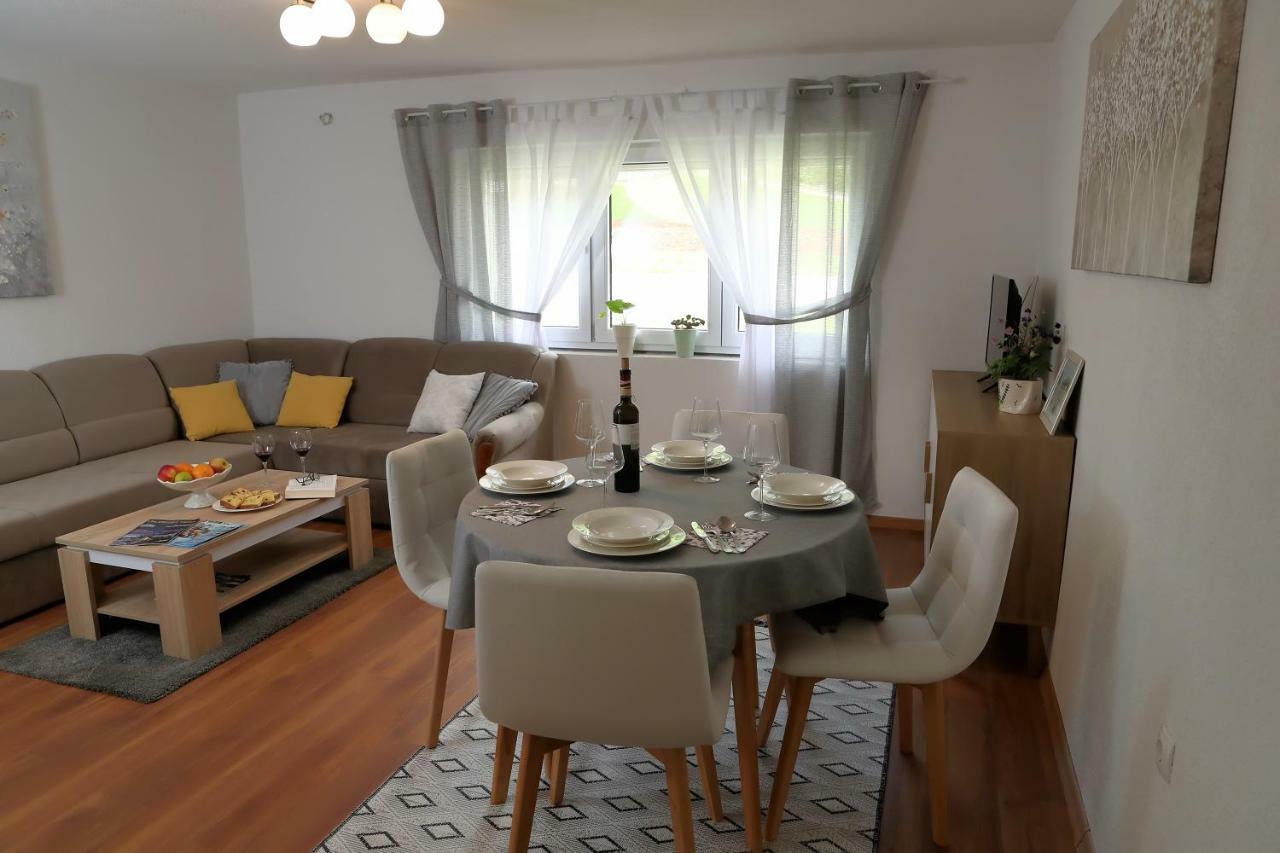 Apartman Sofia Otočac Екстериор снимка